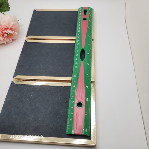 VTG Tri-Fold 3 Picture Frame Ornate Gold Tone Hinged Metal Triple 4 X 6 Photos - Picture 6 of 7